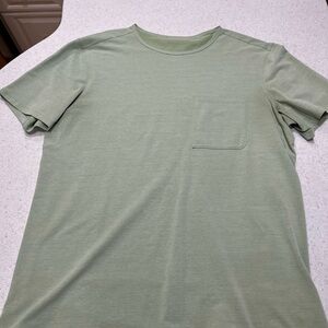 lululemon athletica Men's Short Sleeve Pocket Tee in Sage Green
